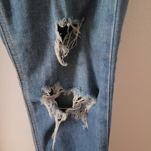 UNIVERSITY CLUB RIPPED SKINNY JEANS - Picture 5 of 7